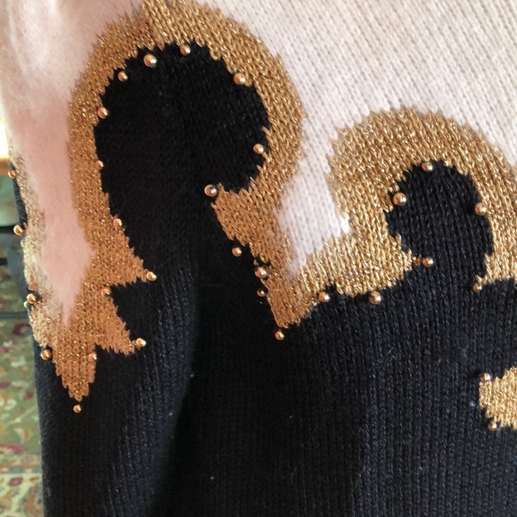 Vintage Beautiful Sweater - Picture 2 of 7